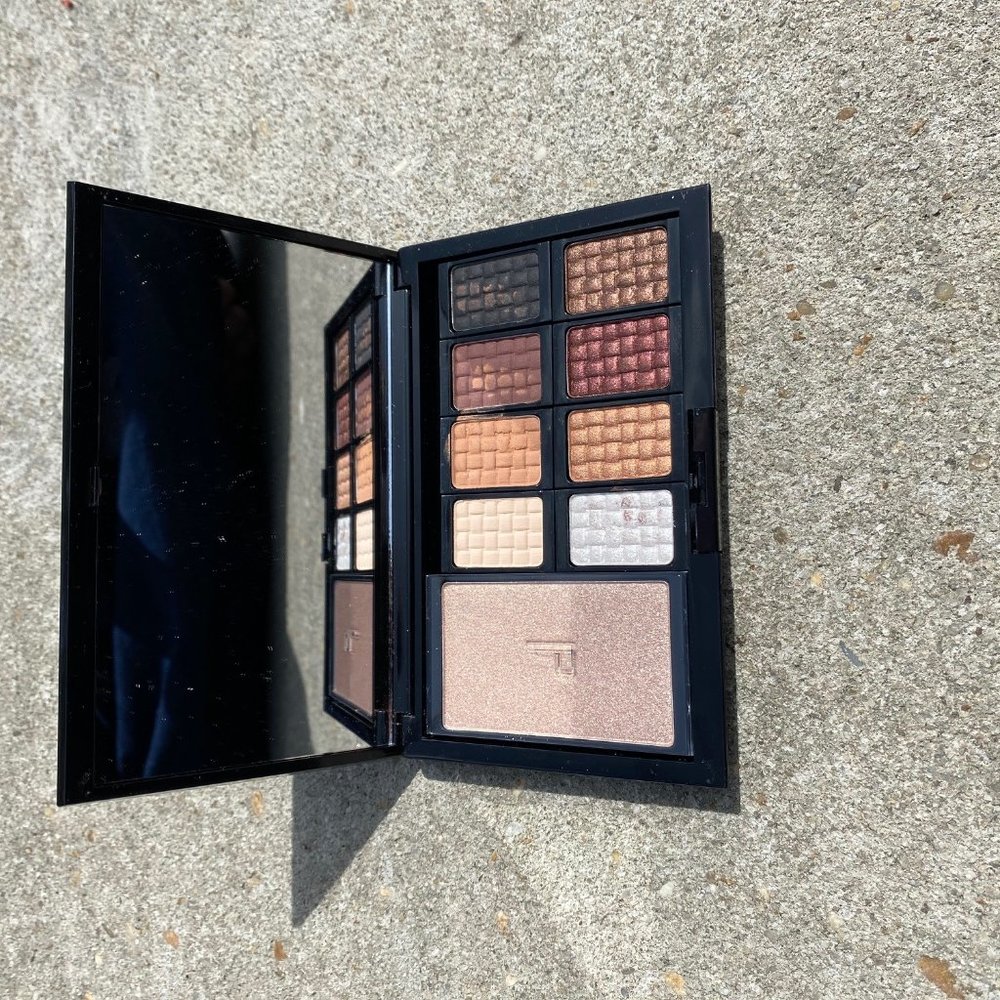 Eyeshadow - Picture 2 of 2